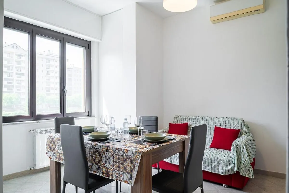 Apartment Of The Heart San Donato Milanese Ιταλία