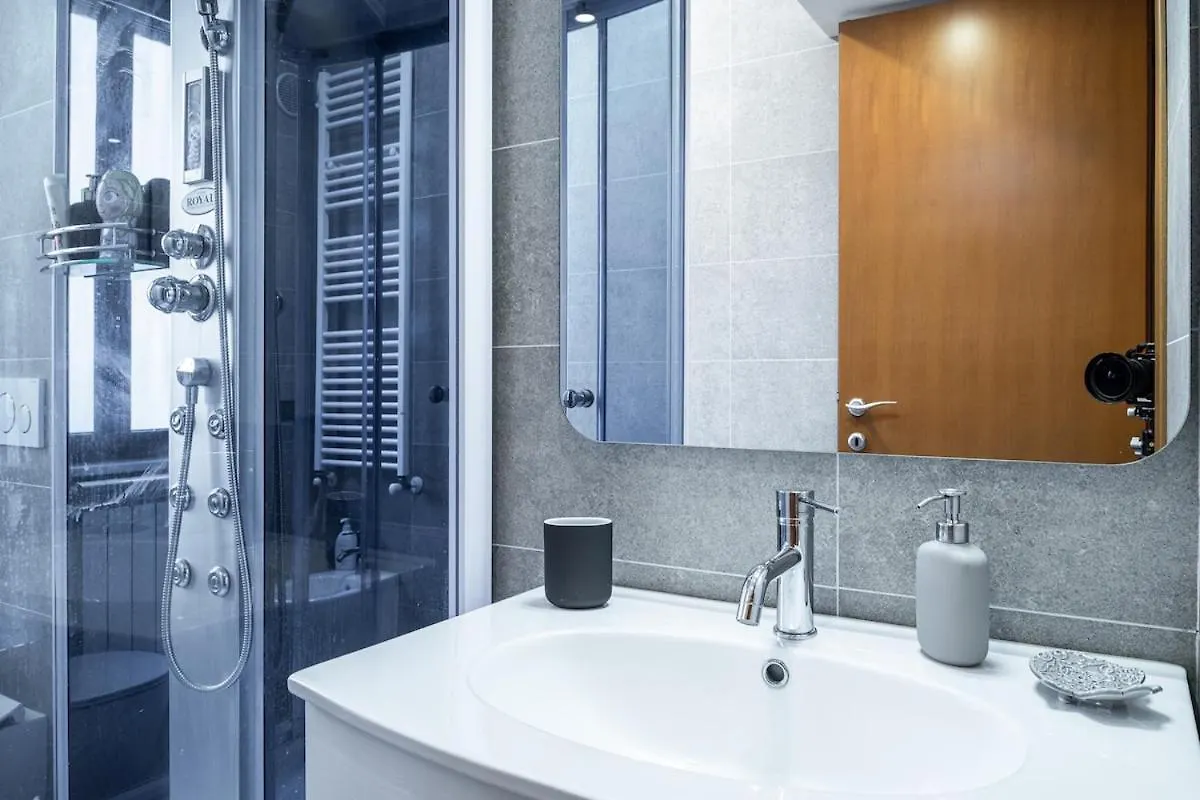 Apartment Of The Heart San Donato Milanese 0*,